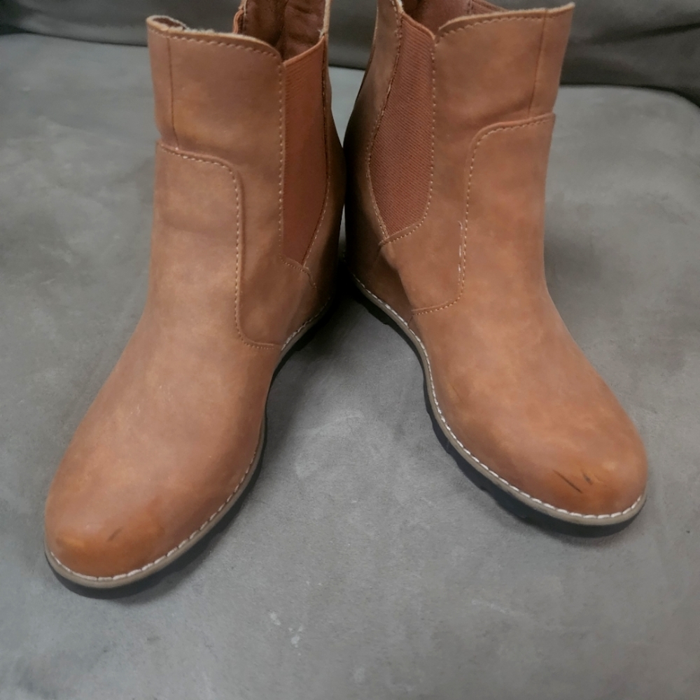 Universal Thread Wedge Shoes